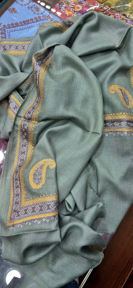 Handcrafted Kashmiri Stole – Soft, Lightweight & Elegant