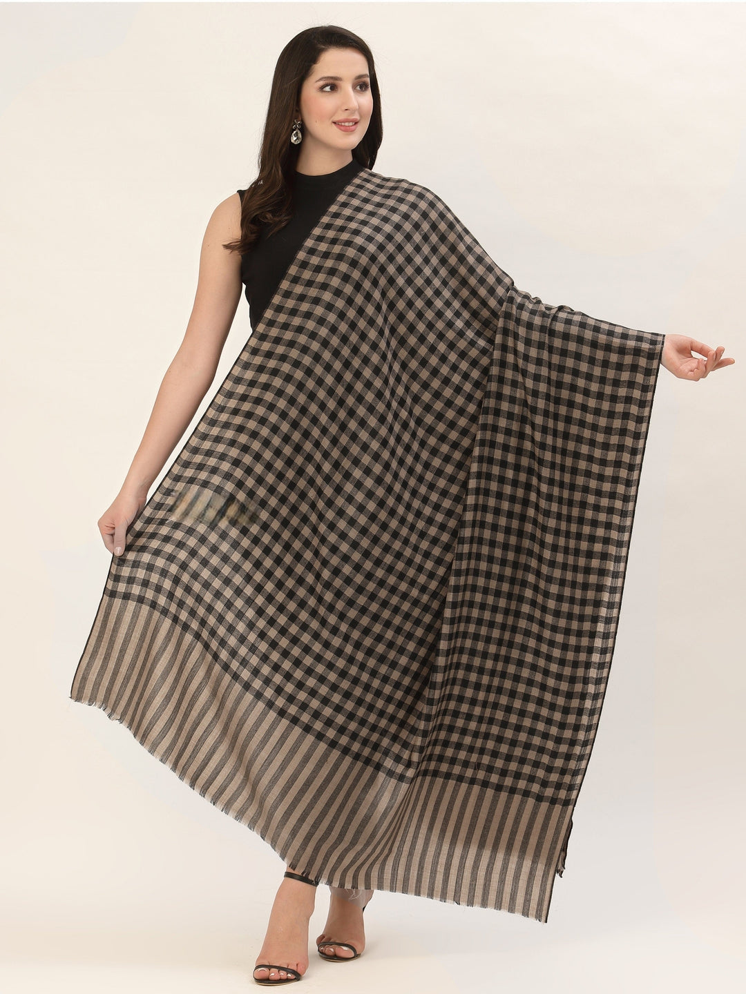 Khe_ Womens Checkered Shawl, In Extra Soft Fine Wool, Large Size