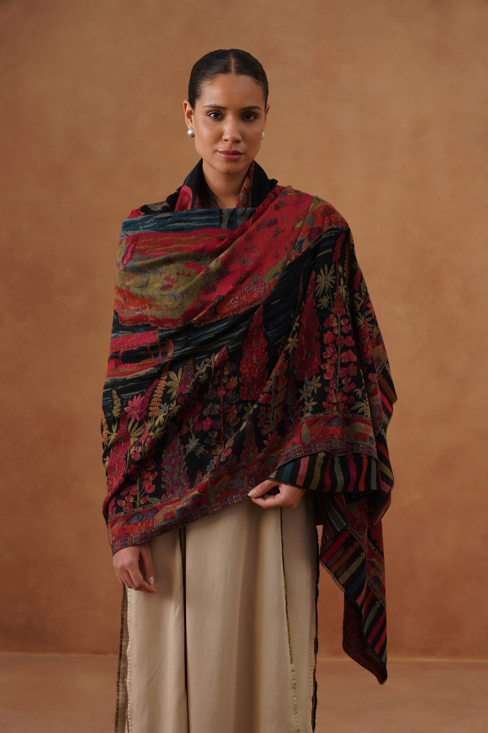 Valley View Reversible Kani Shawl Black